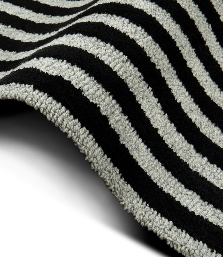 Antelope Area Rug - with Wool and Silk and a Geometric Pattern - Home'Society