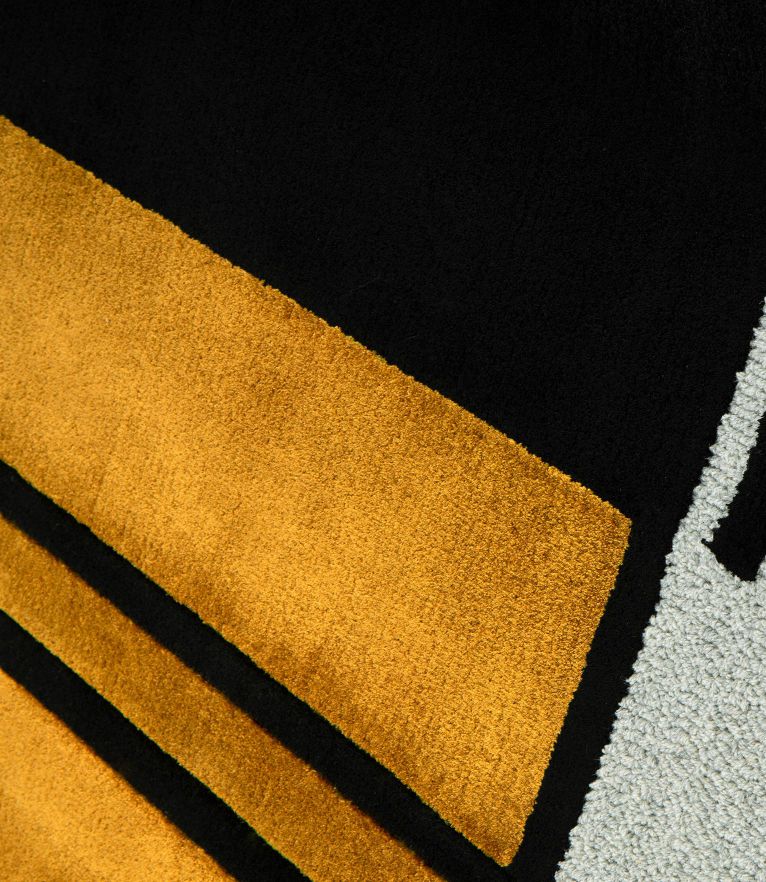 Antelope Area Rug - with Wool and Silk and a Geometric Pattern - Home'Society