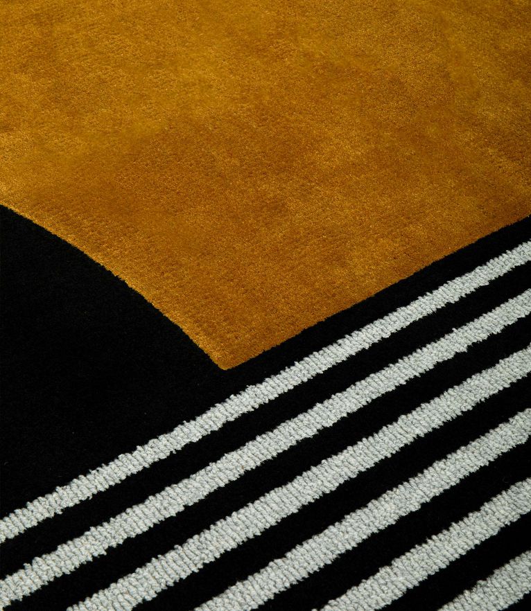 Antelope Area Rug - with Wool and Silk and a Geometric Pattern - Home'Society