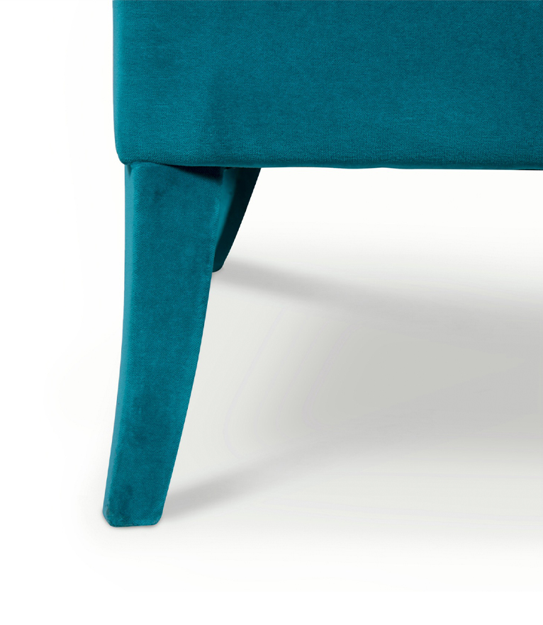 Cayo Armchair – Elegant Accent Chair in Blue Sapphire Cotton Velvet - Home'Society