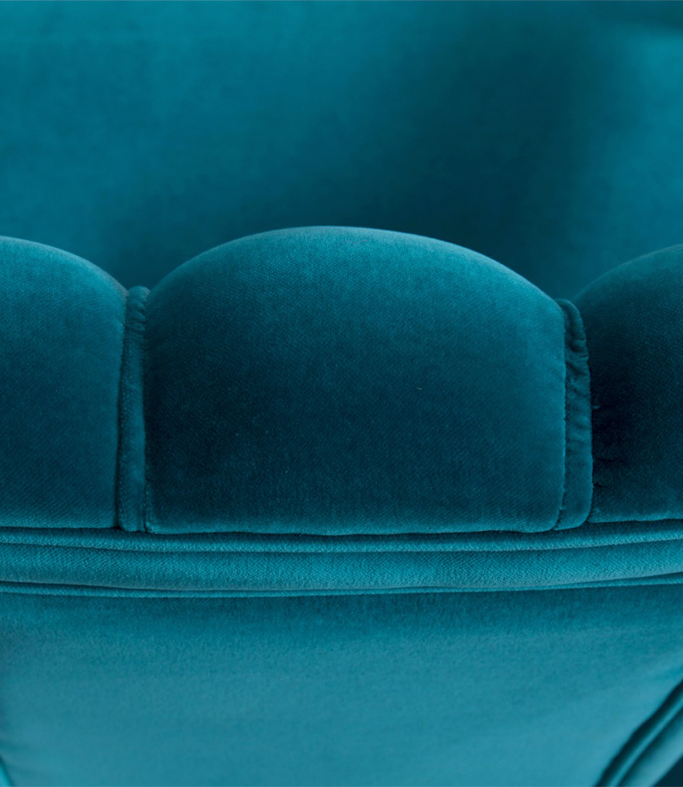 Cayo Armchair – Elegant Accent Chair in Blue Sapphire Cotton Velvet - Home'Society