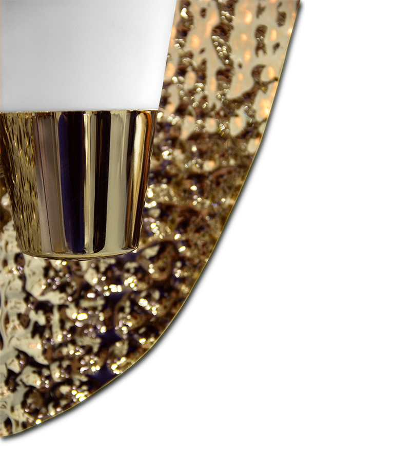 Aruna Wall Ligh - in Hammered Gold Brass and Matte Lacquer Modern Contemporary - Home'Society