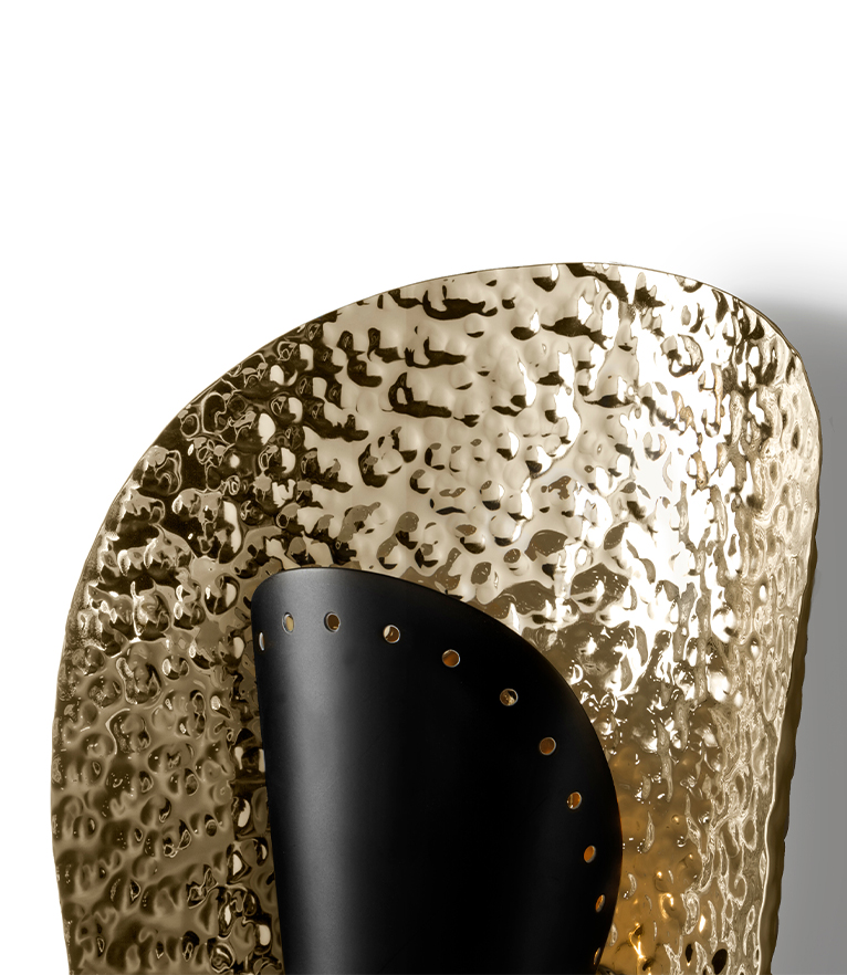 Aruna Wall Ligh - in Hammered Gold Brass and Matte Lacquer Modern Contemporary - Home'Society